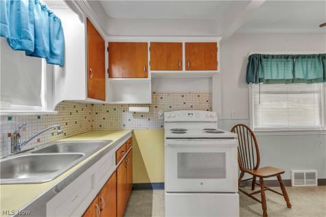 4580 Williamston Avenue Brooklyn OH 44144