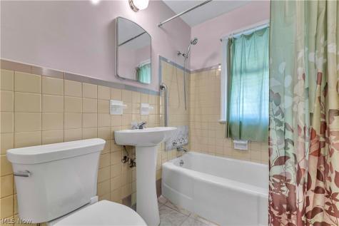 4580 Williamston Avenue Brooklyn OH 44144