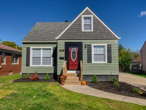 4310 Grantwood Drive Parma OH 44134