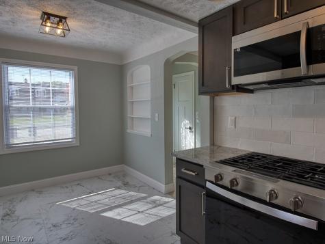 4310 Grantwood Drive Parma OH 44134