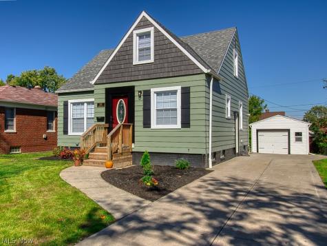 4310 Grantwood Drive Parma OH 44134
