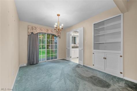 5157 Evergreen Drive North Olmsted OH 44070