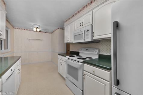 5157 Evergreen Drive North Olmsted OH 44070