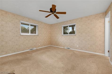 5157 Evergreen Drive North Olmsted OH 44070