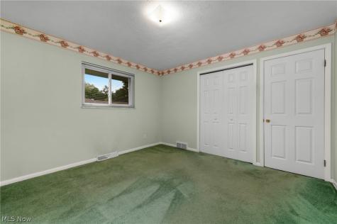 5157 Evergreen Drive North Olmsted OH 44070