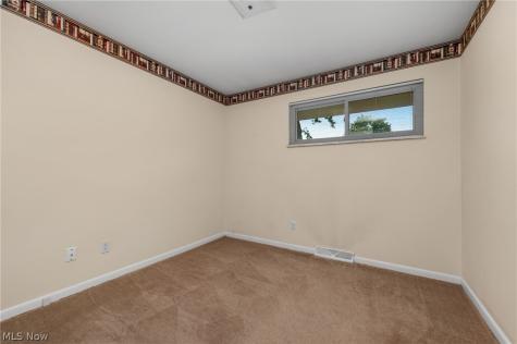 5157 Evergreen Drive North Olmsted OH 44070