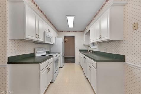 5157 Evergreen Drive North Olmsted OH 44070