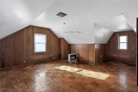 3559 Lloyd Road Cleveland OH 44111