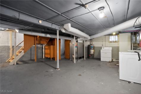 3559 Lloyd Road Cleveland OH 44111