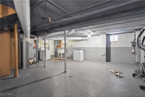 3559 Lloyd Road Cleveland OH 44111