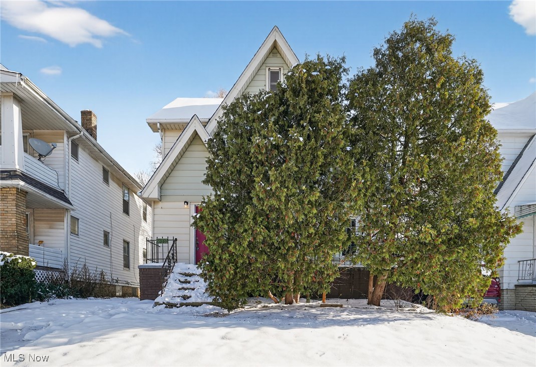 3559 Lloyd Road Cleveland OH 44111