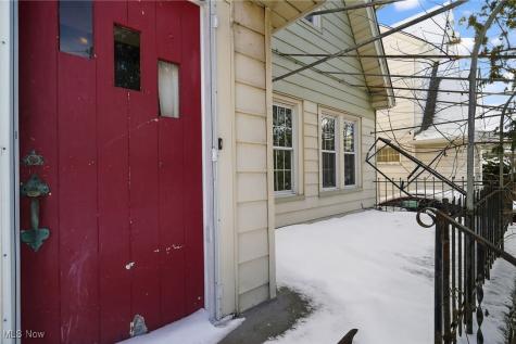 3559 Lloyd Road Cleveland OH 44111