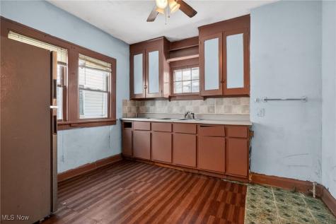 3559 Lloyd Road Cleveland OH 44111