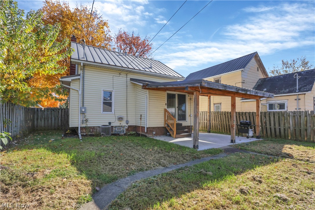 516 Mulvane Street Newcomerstown OH 43832