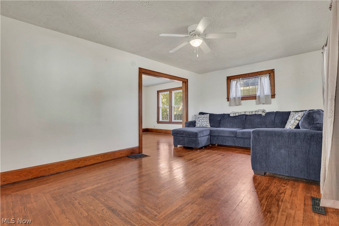 516 Mulvane Street Newcomerstown OH 43832