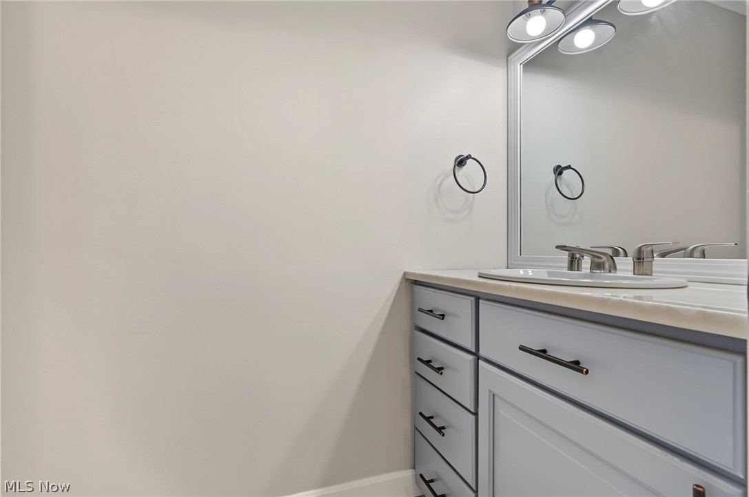 13177 Beaver Springfield Road New Springfield OH 44443