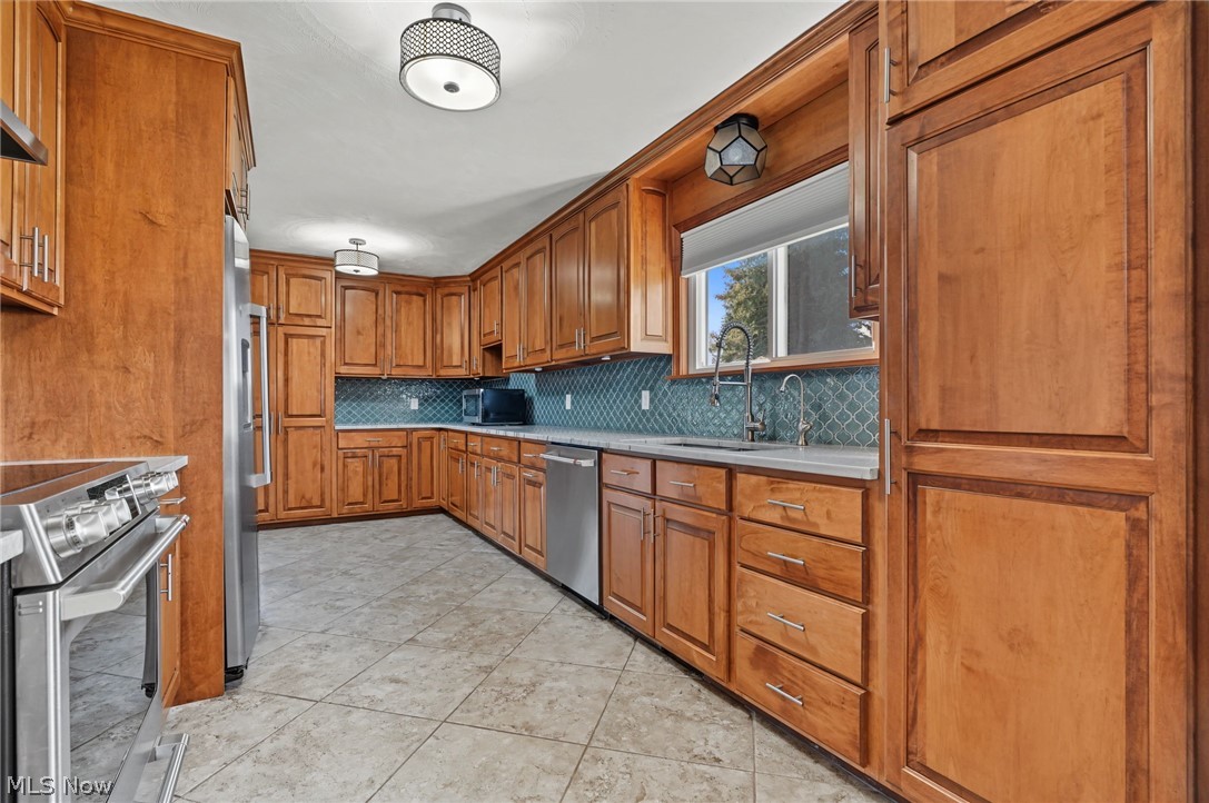 13177 Beaver Springfield Road New Springfield OH 44443