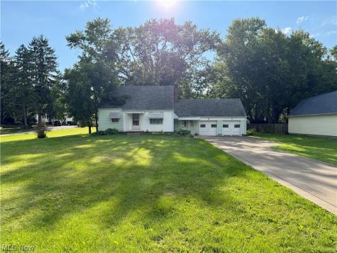 4111 Broadway Avenue NE Louisville OH 44641