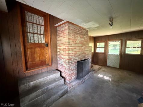 4111 Broadway Avenue NE Louisville OH 44641