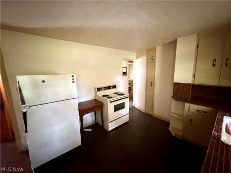 4111 Broadway Avenue NE Louisville OH 44641