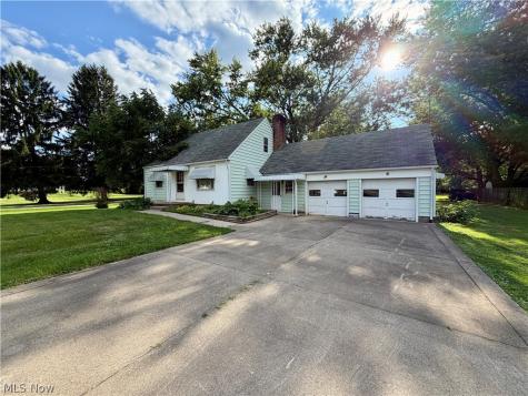 4111 Broadway Avenue NE Louisville OH 44641