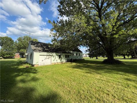 4111 Broadway Avenue NE Louisville OH 44641