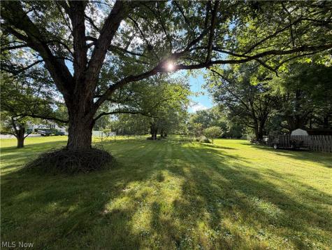4111 Broadway Avenue NE Louisville OH 44641