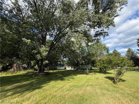 4111 Broadway Avenue NE Louisville OH 44641