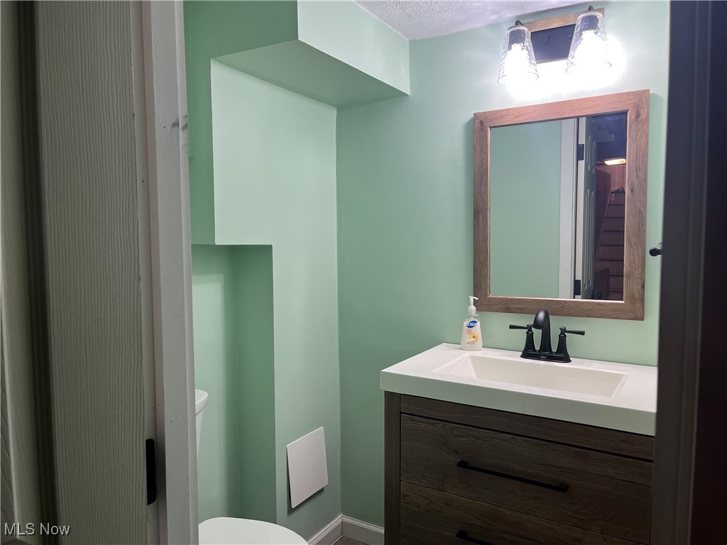 888 Richmond Road Lyndhurst OH 44124