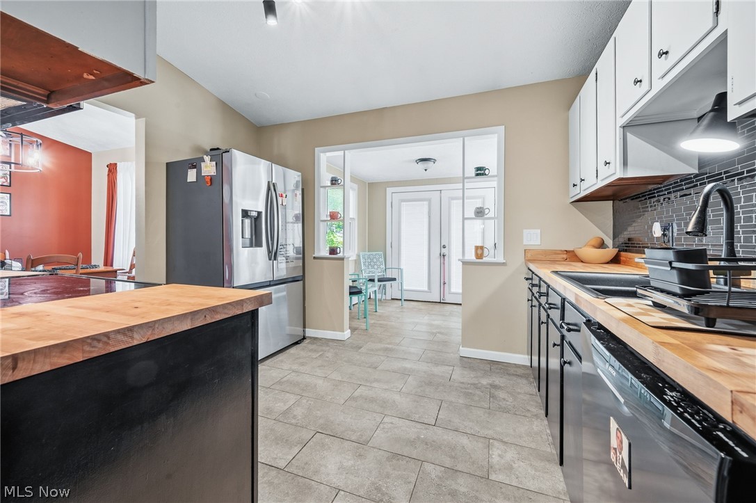 825 Valley Drive Amherst OH 44001
