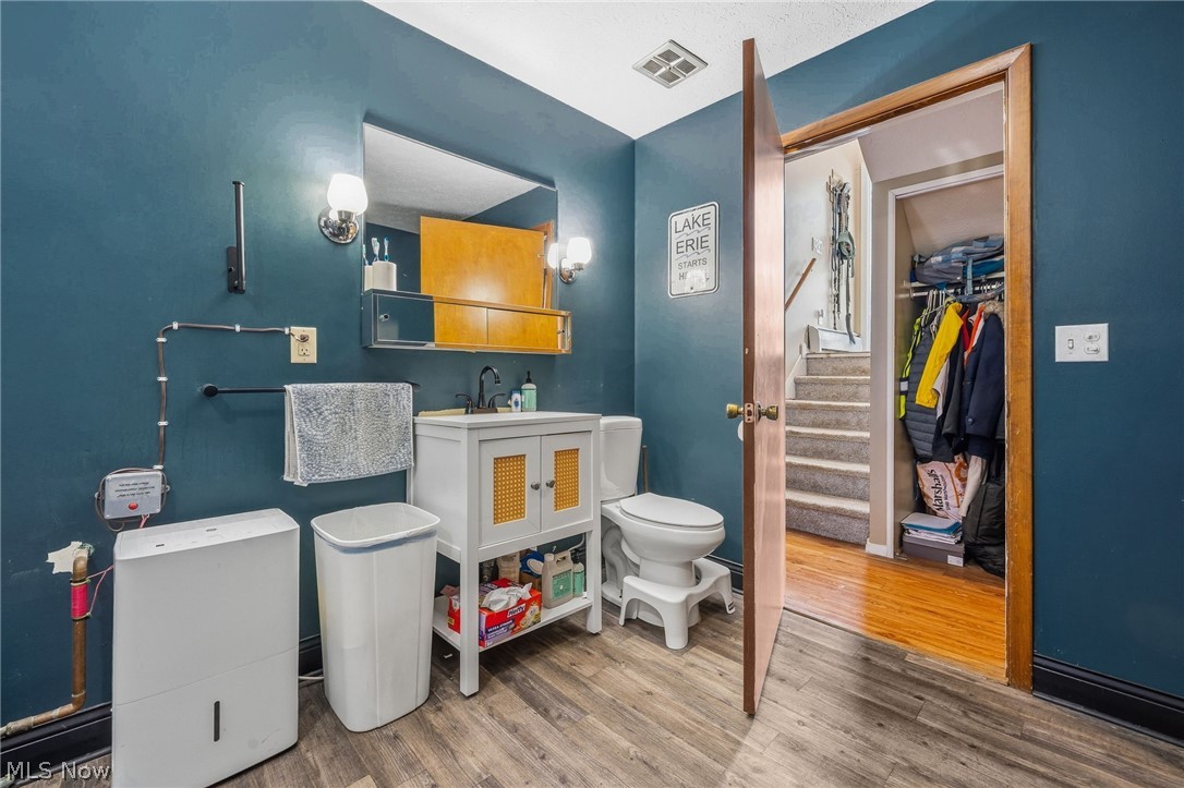 825 Valley Drive Amherst OH 44001
