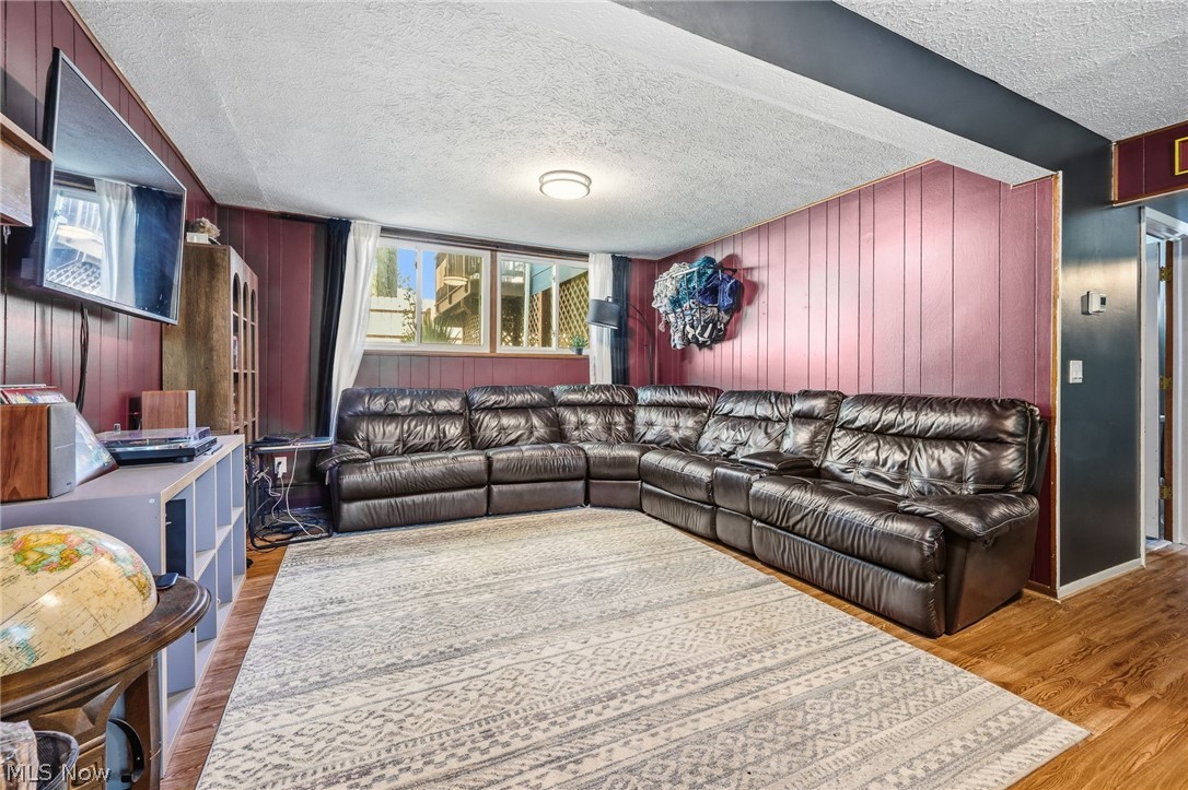 825 Valley Drive Amherst OH 44001