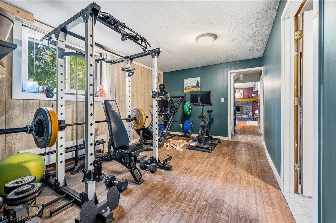 825 Valley Drive Amherst OH 44001