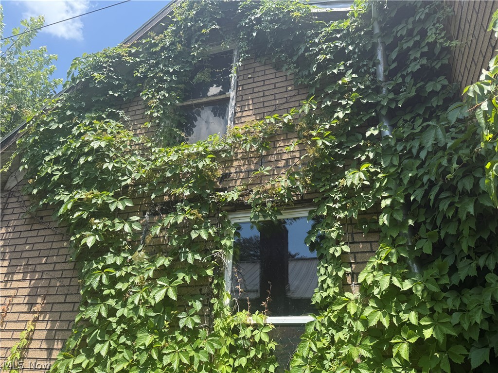 311 Mcconnell Street Uhrichsville OH 44683