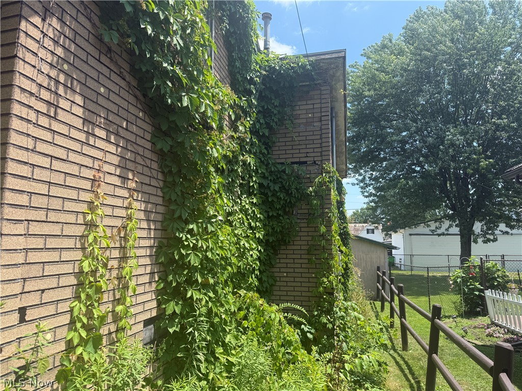 311 Mcconnell Street Uhrichsville OH 44683