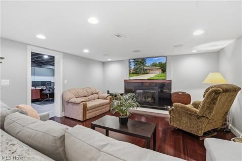 7068 Middlebrook Boulevard Middleburg Heights OH 44130