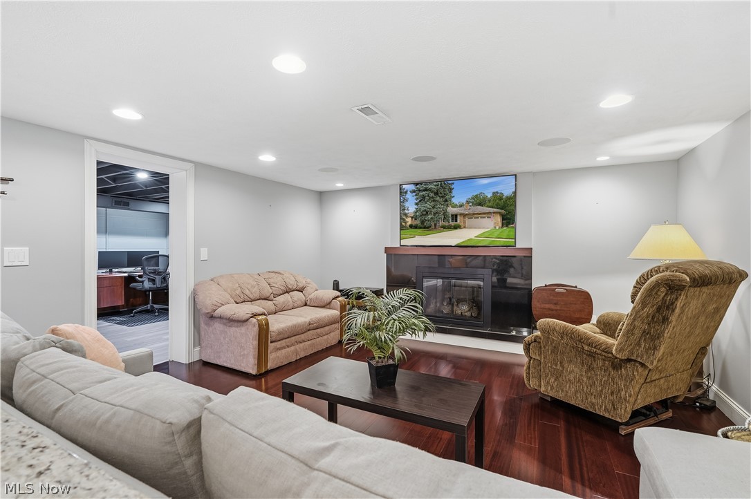 7068 Middlebrook Boulevard Middleburg Heights OH 44130