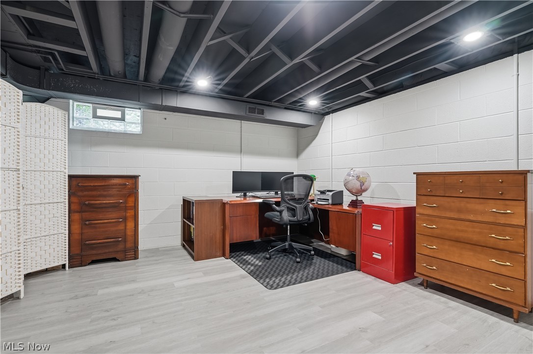 7068 Middlebrook Boulevard Middleburg Heights OH 44130