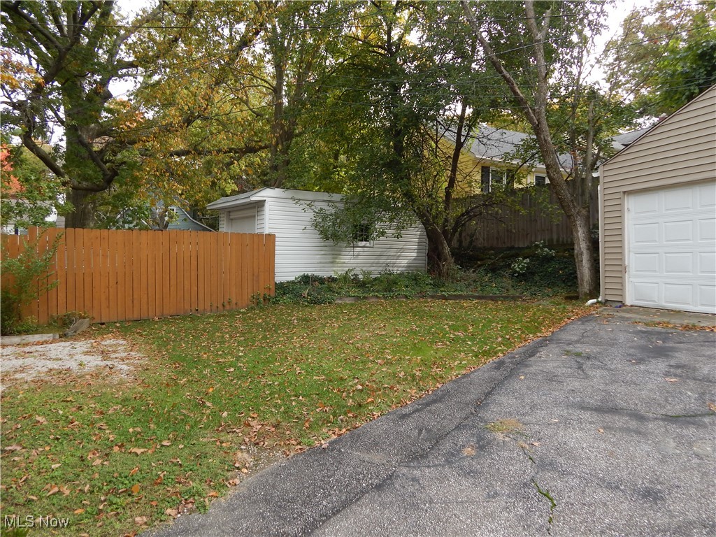 3738 Woodridge Road Cleveland Heights OH 44121