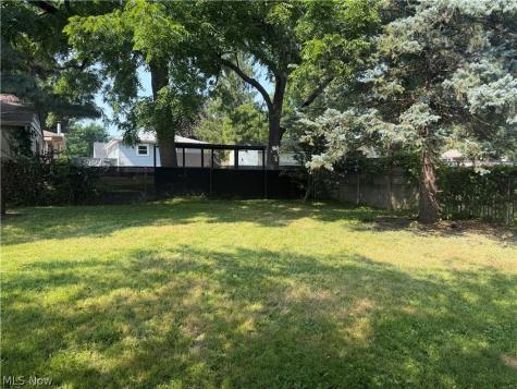 935 Carnegie Avenue Akron OH 44314