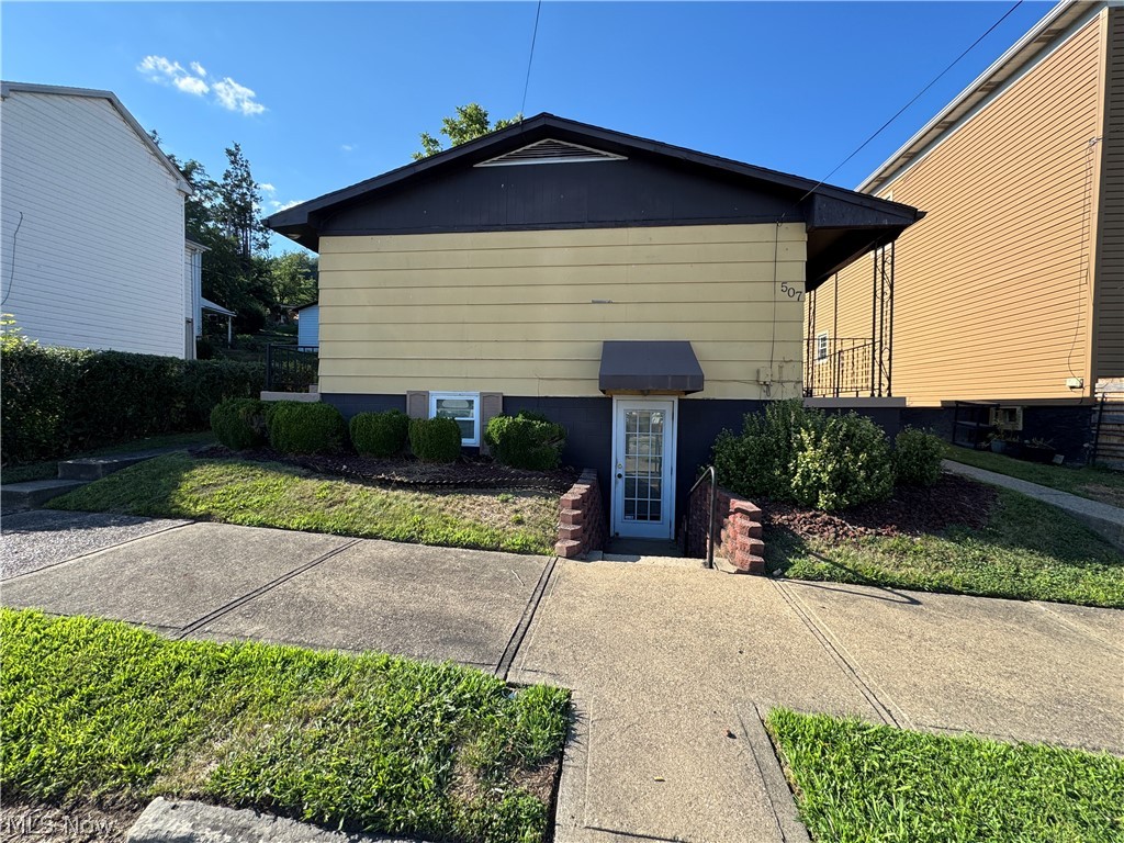 507 W Vine Street Martins Ferry OH 43935