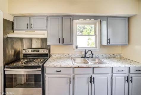 9725 S Highland Avenue Garfield Heights OH 44125