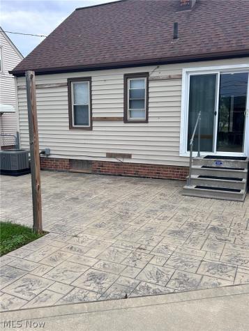 390 E 307th Street Willowick OH 44095