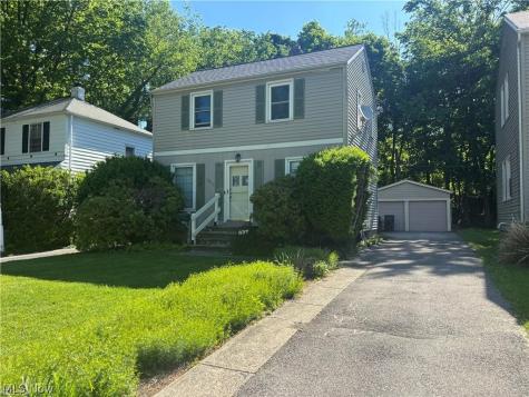 857 Quarry Drive Cleveland Heights OH 44121
