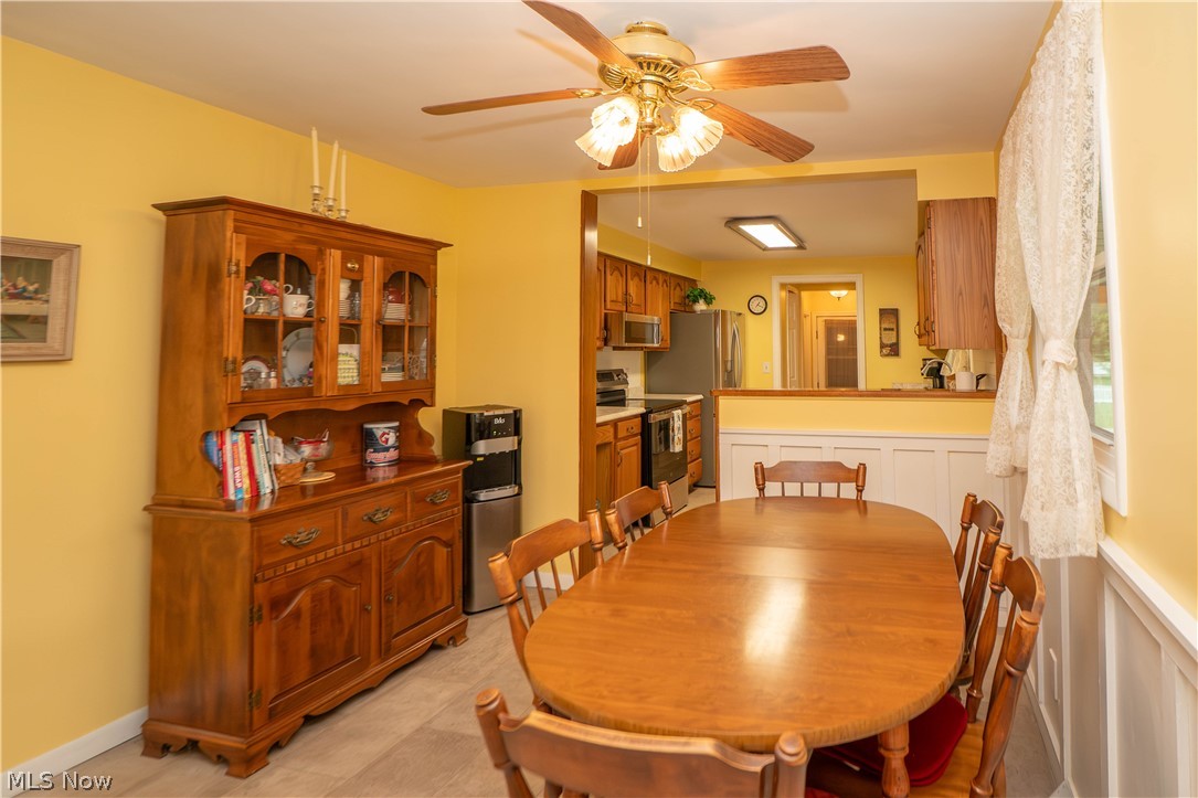 6145 Hollydale Avenue NE Canton OH 44721