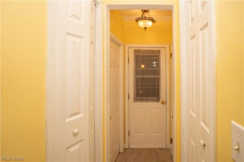 6145 Hollydale Avenue NE Canton OH 44721