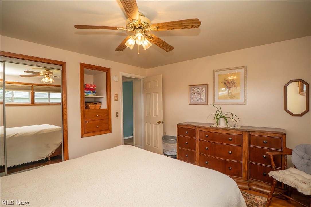 6145 Hollydale Avenue NE Canton OH 44721