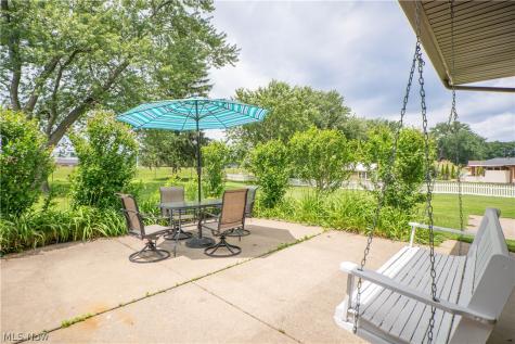 6145 Hollydale Avenue NE Canton OH 44721