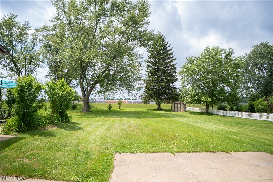 6145 Hollydale Avenue NE Canton OH 44721