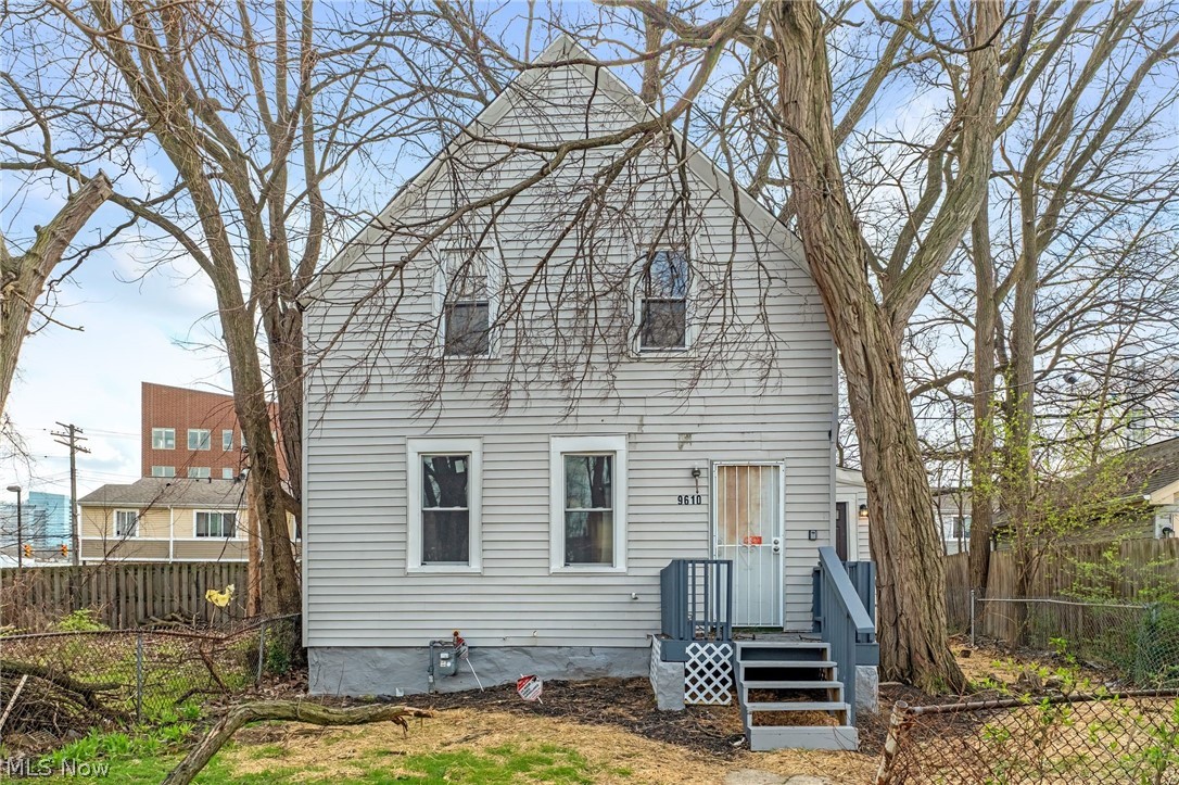 9610 Edmunds Avenue Cleveland OH 44106
